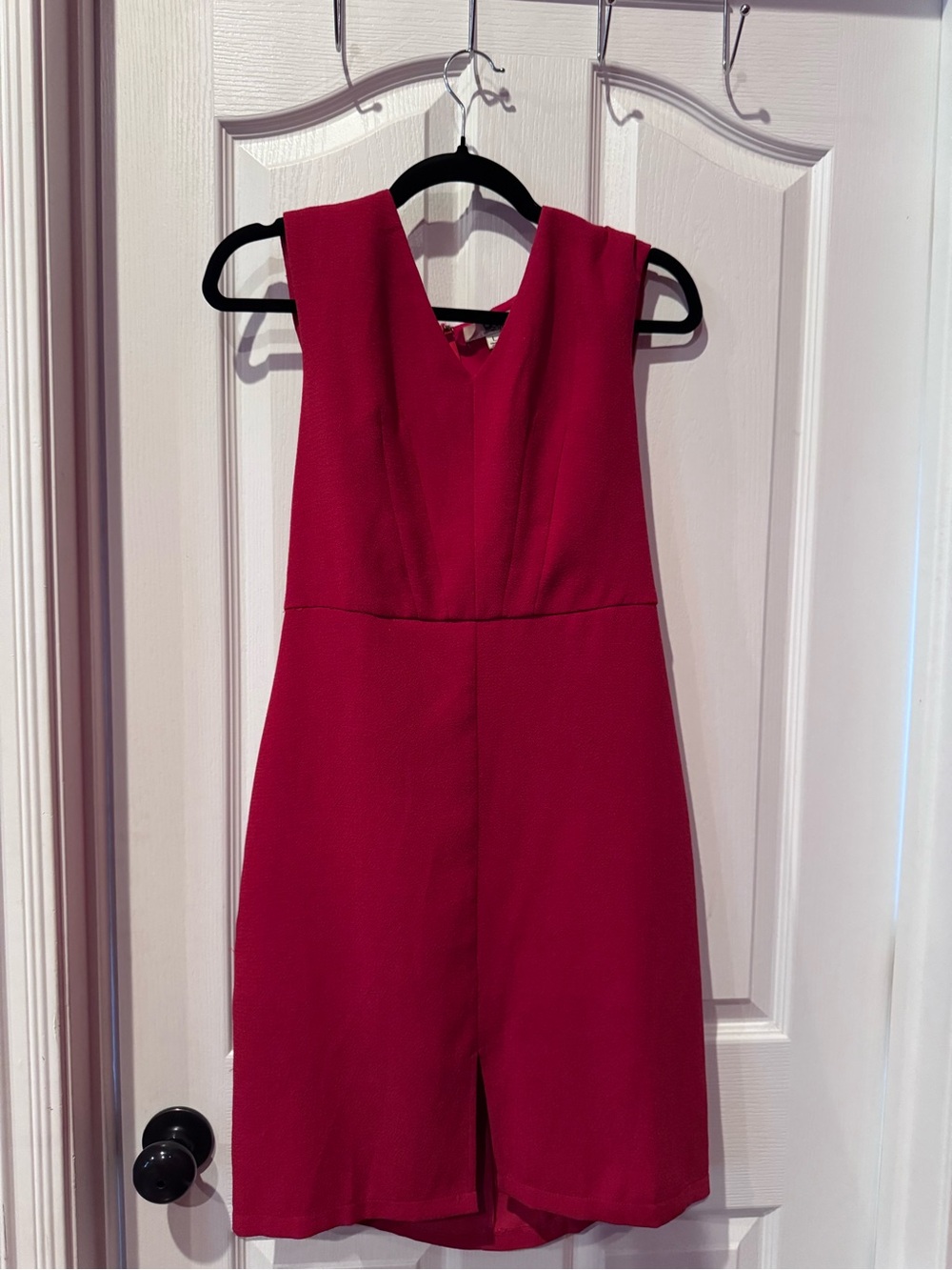 Ya Los Angeles Magenta Sleeveless V-Neck Dress